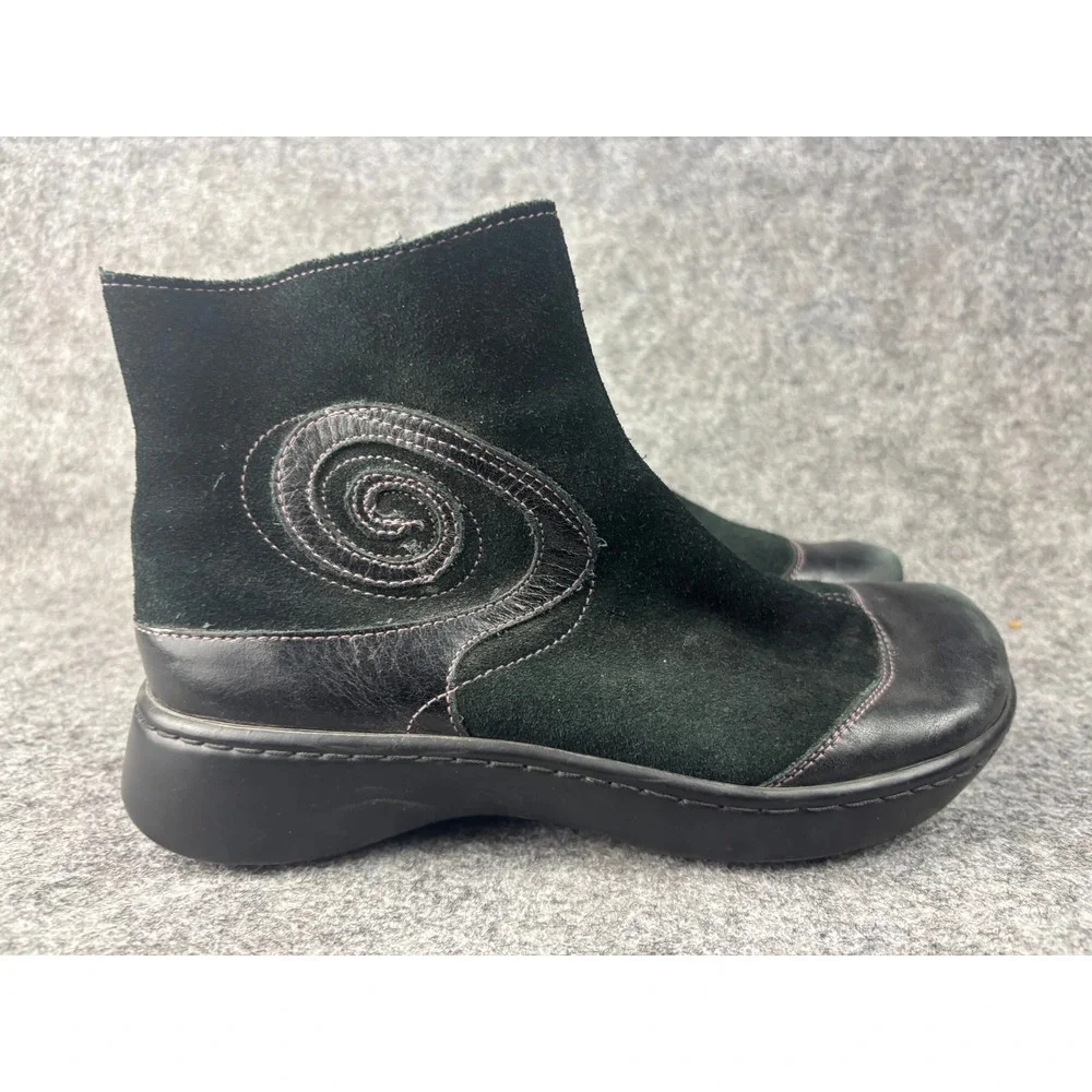 Naot Oyster Ankle Boots Women 39 Black Suede Leather Swirl Stitch Zip Wedge